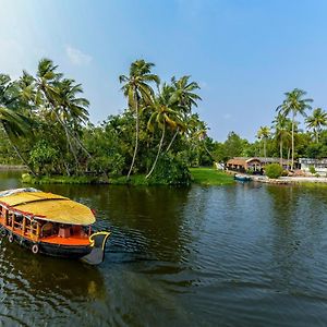 Oyo 5237 Island Lake Resort
